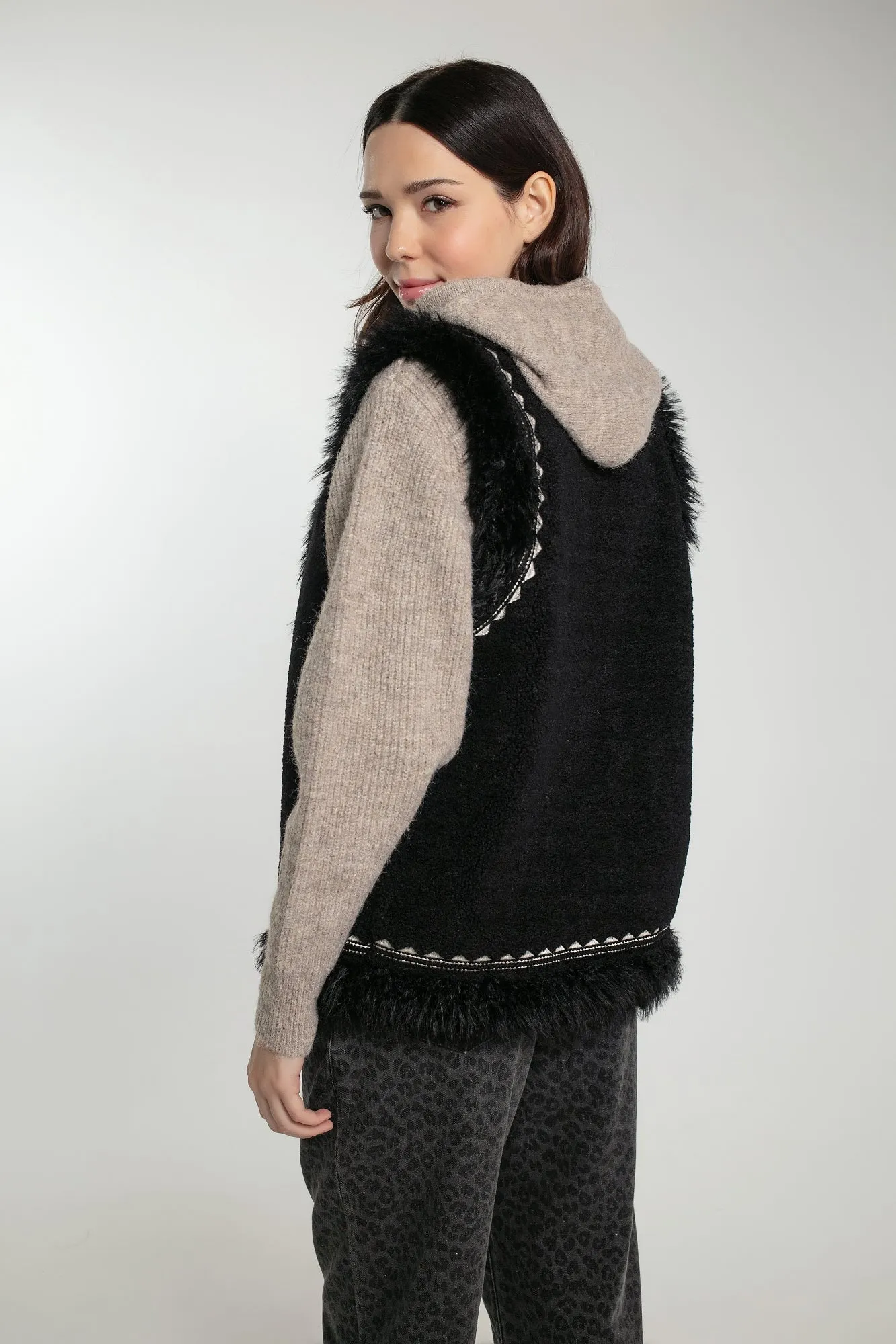 DANNIKA GILET IN BLACK