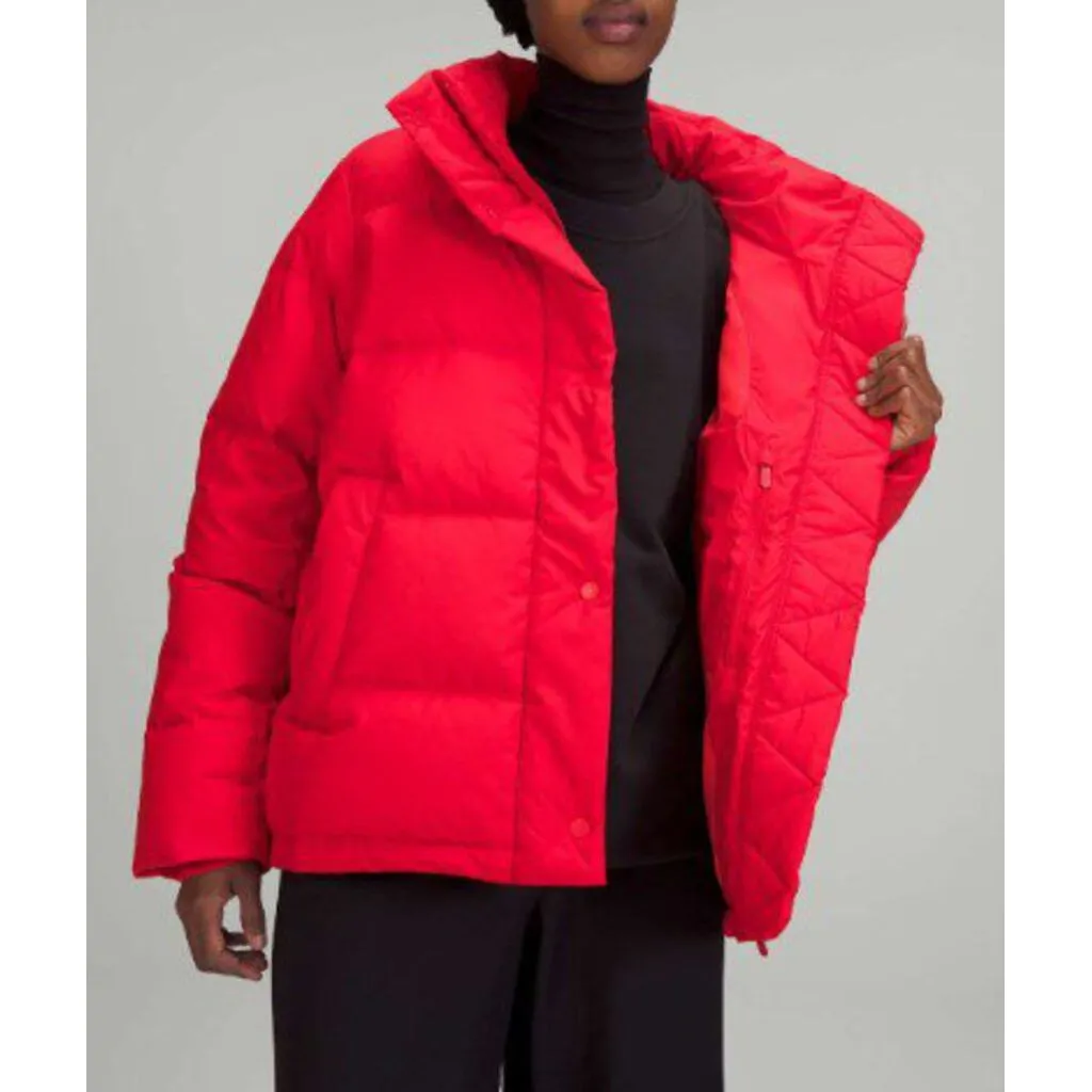 Lululemon Wunder Puff Jacket in Grenadine Red - Size 4