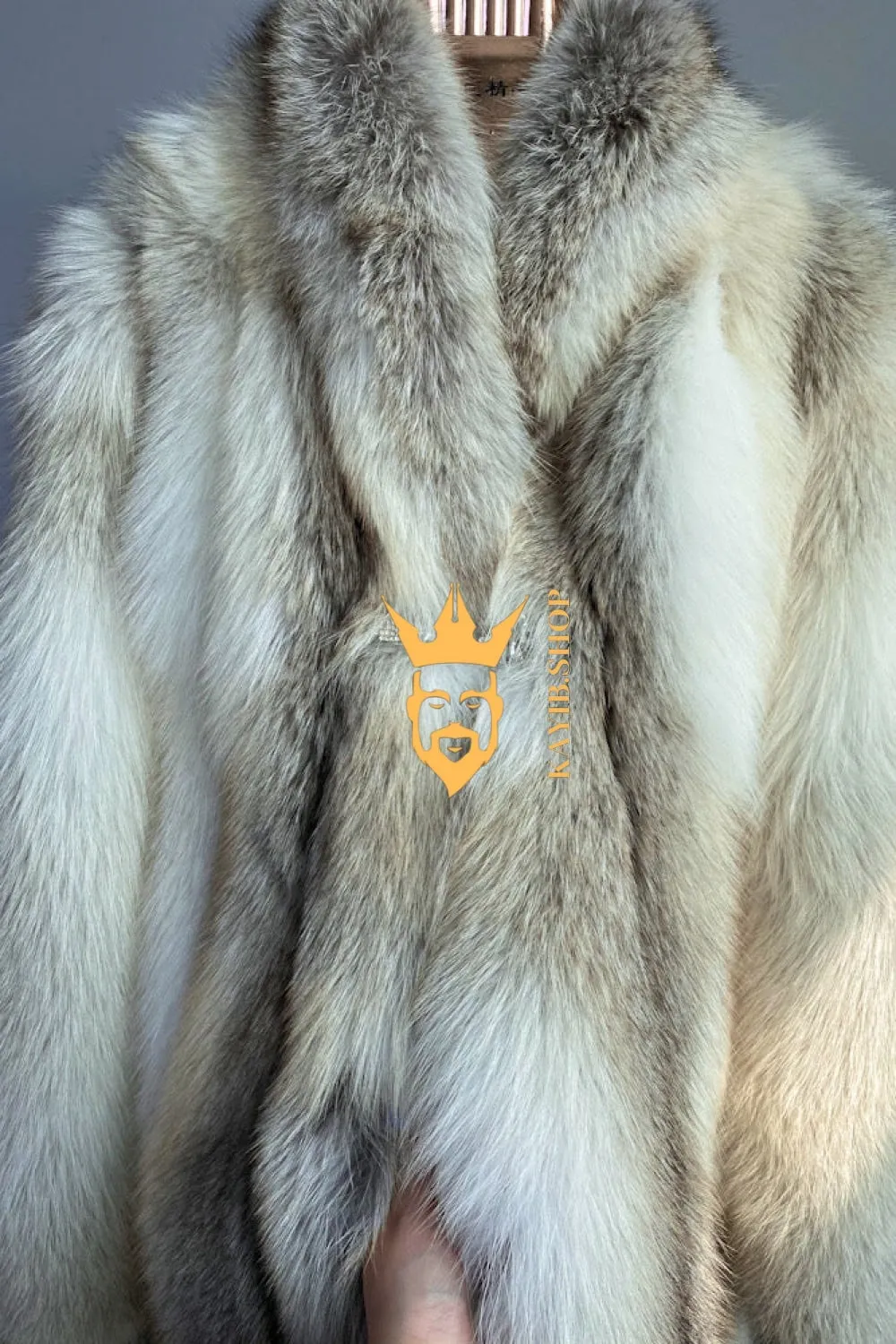 Raccoon Fur long Coat - Stay Stylish and Warm with Oversized Sleeves - 100% Real Fur Luxury