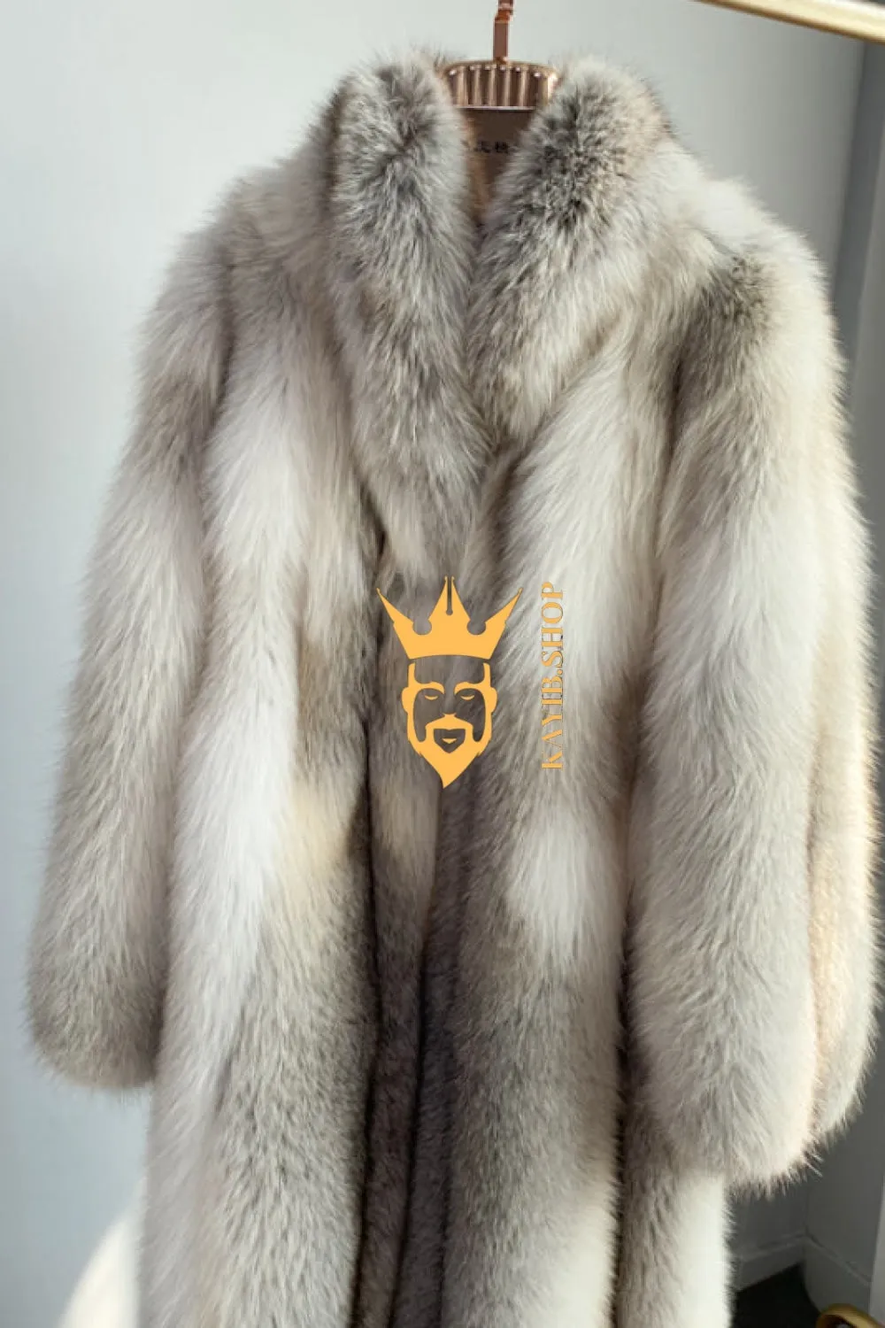 Raccoon Fur long Coat - Stay Stylish and Warm with Oversized Sleeves - 100% Real Fur Luxury